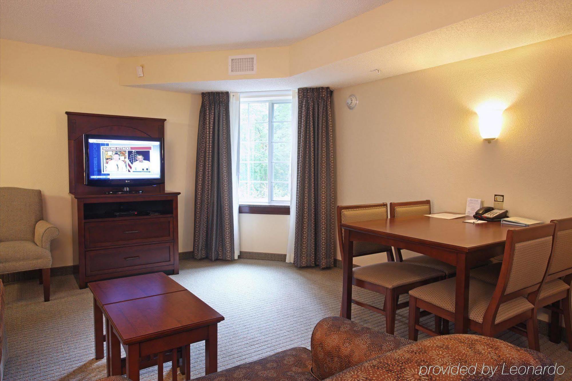 Staybridge Suites North Brunswick, An Ihg Hotel Dış mekan fotoğraf